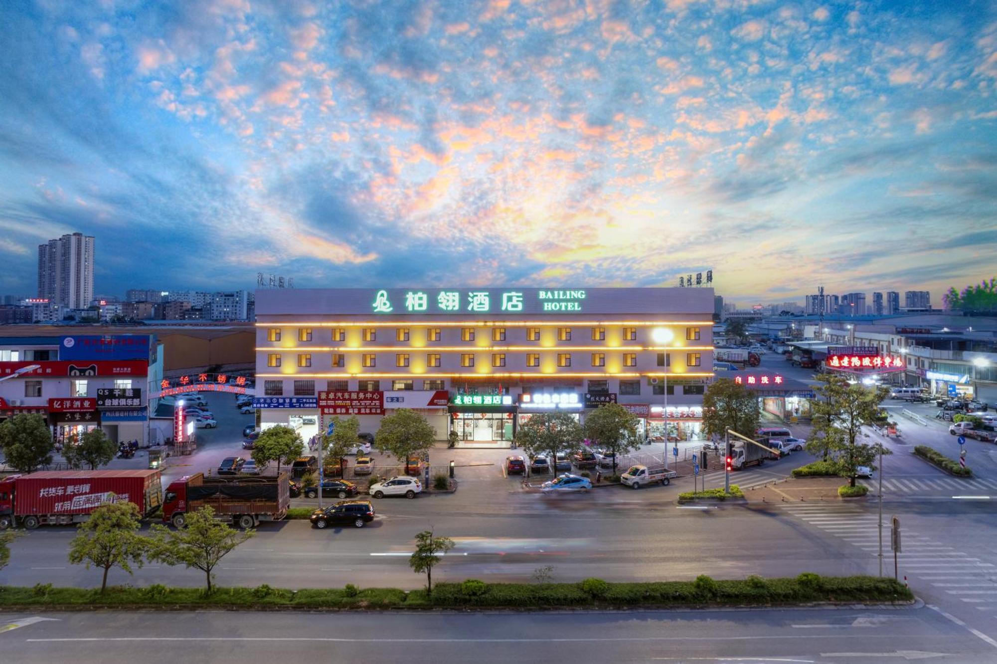 Bai Ling Hotel Nanning Buitenkant foto